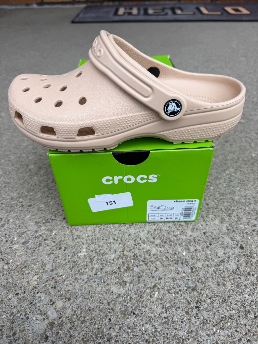 CROCS Kids 6 Juniors Classic Clog in Light Beige